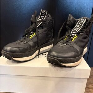 Givenchy TR3 Runner High Top Sneaker